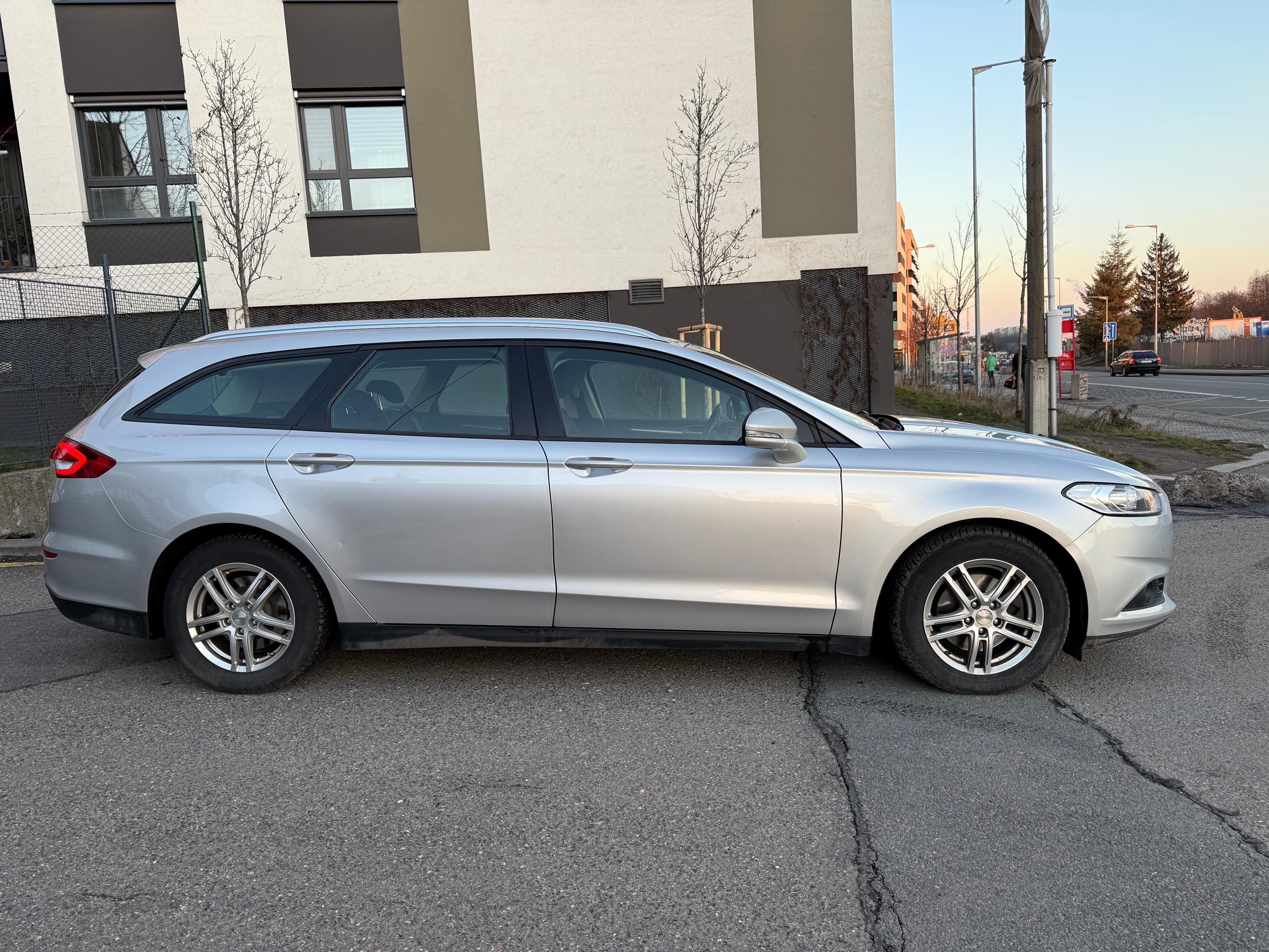 Ford Mondeo - fotka 3