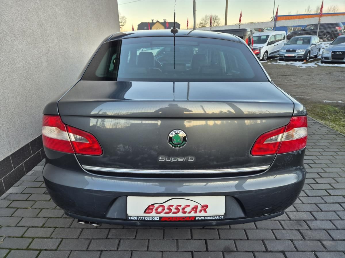 Škoda Superb, 2,0 TDI 125KW DSG Kůže Xenon - fotka 5