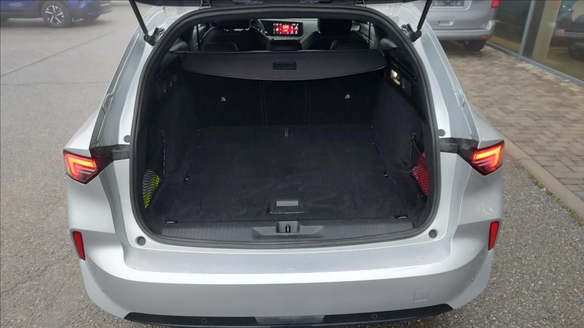 Opel Astra, 1,2   GS line 130K - fotka 6
