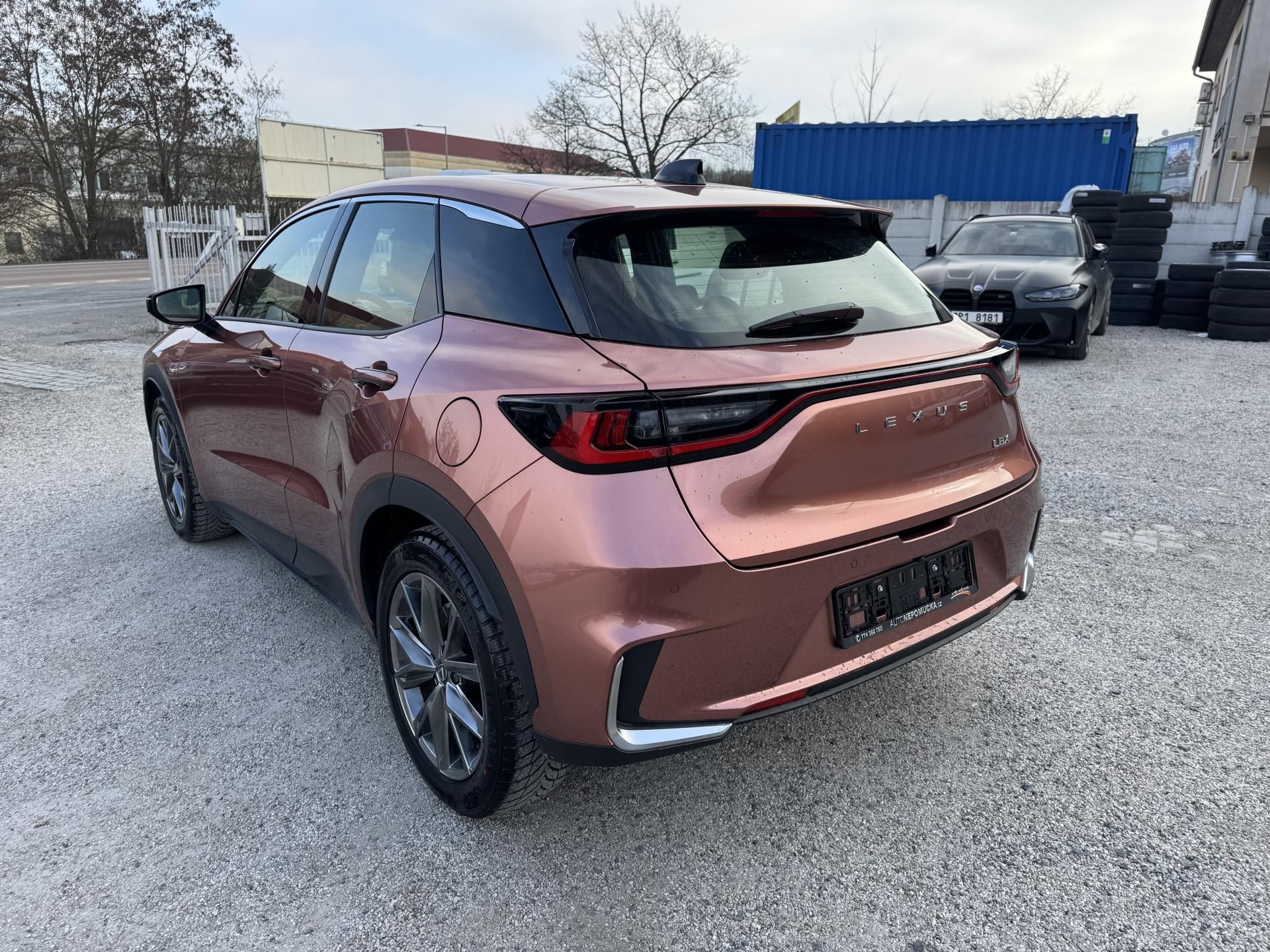 Lexus LBX, 1.5 hybridní/Benzín ELEGANT T. - fotka 6