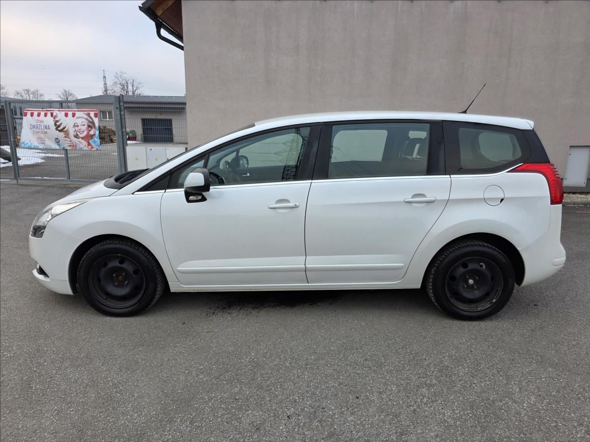 Peugeot 5008, 1,6 HDI 84KW 7.MÍST AUTOMAT  1 - fotka 3