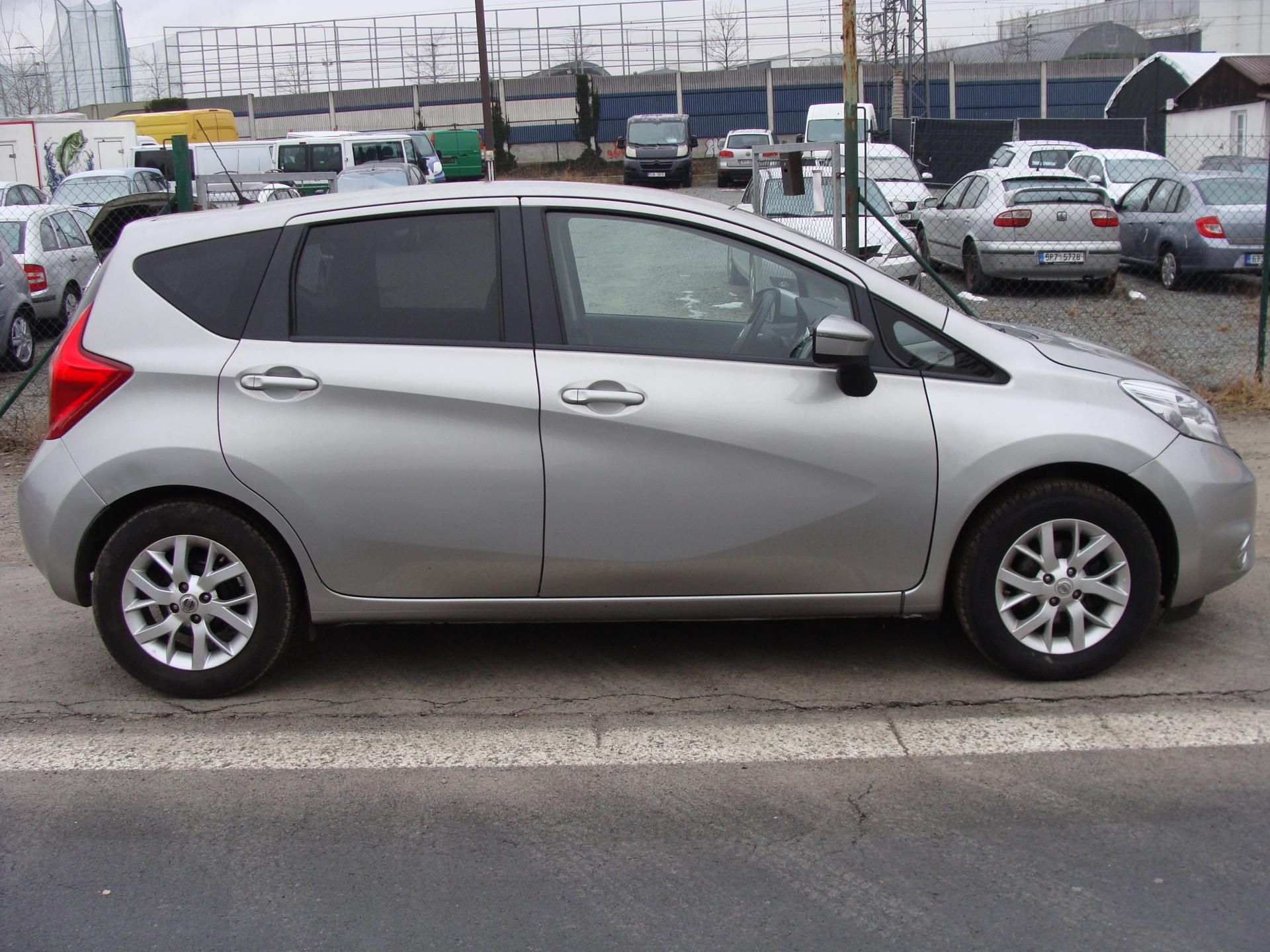 Nissan Note, 1.5 DCi, 66 kW, klimatizace - fotka 6