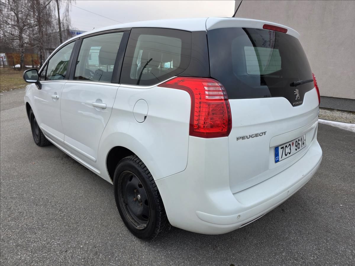 Peugeot 5008, 1,6 HDI 84KW 7.MÍST AUTOMAT  1 - fotka 4