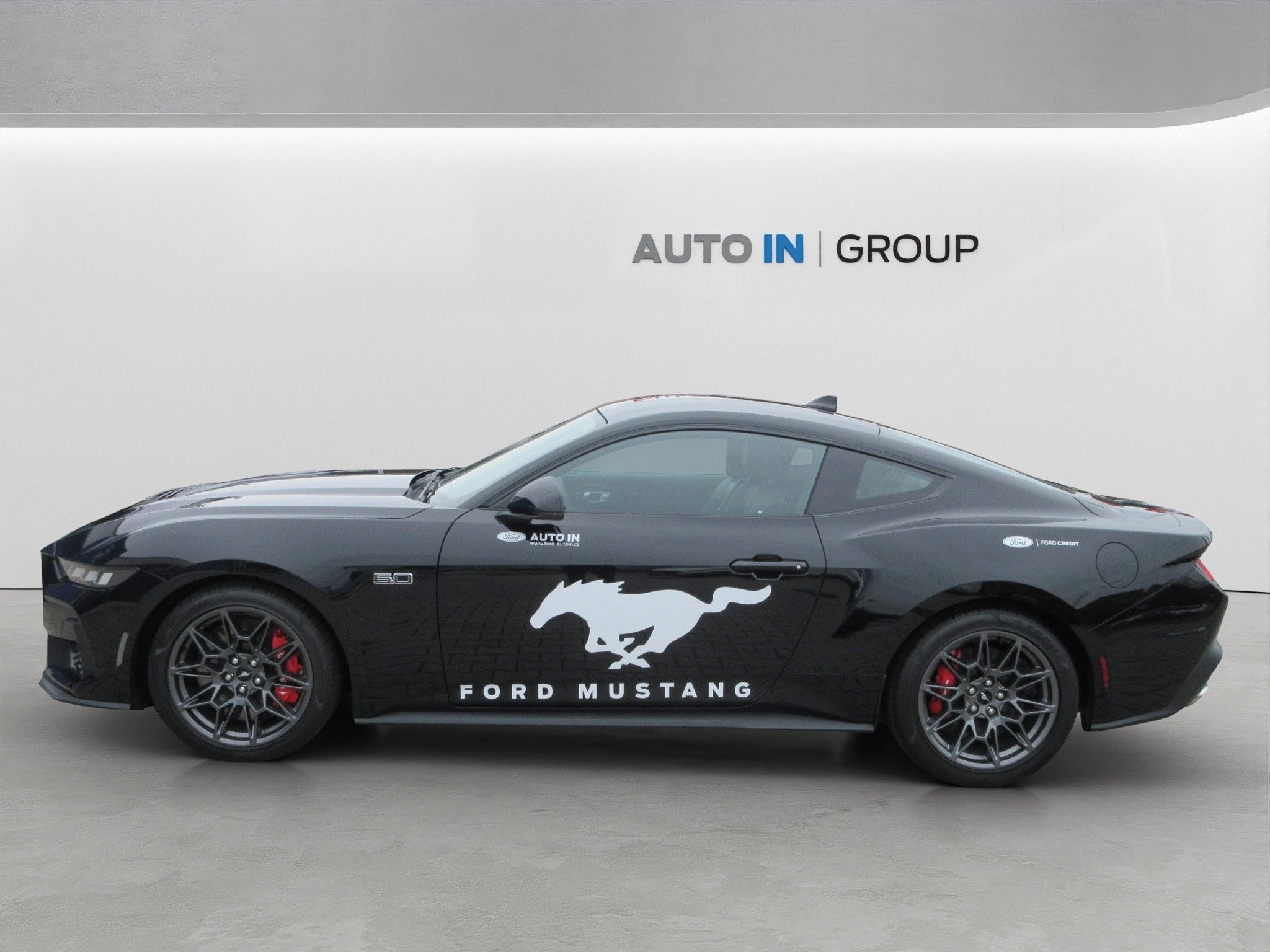 Ford Mustang, ČR, Fastback 328 kW, tovární z - fotka 3