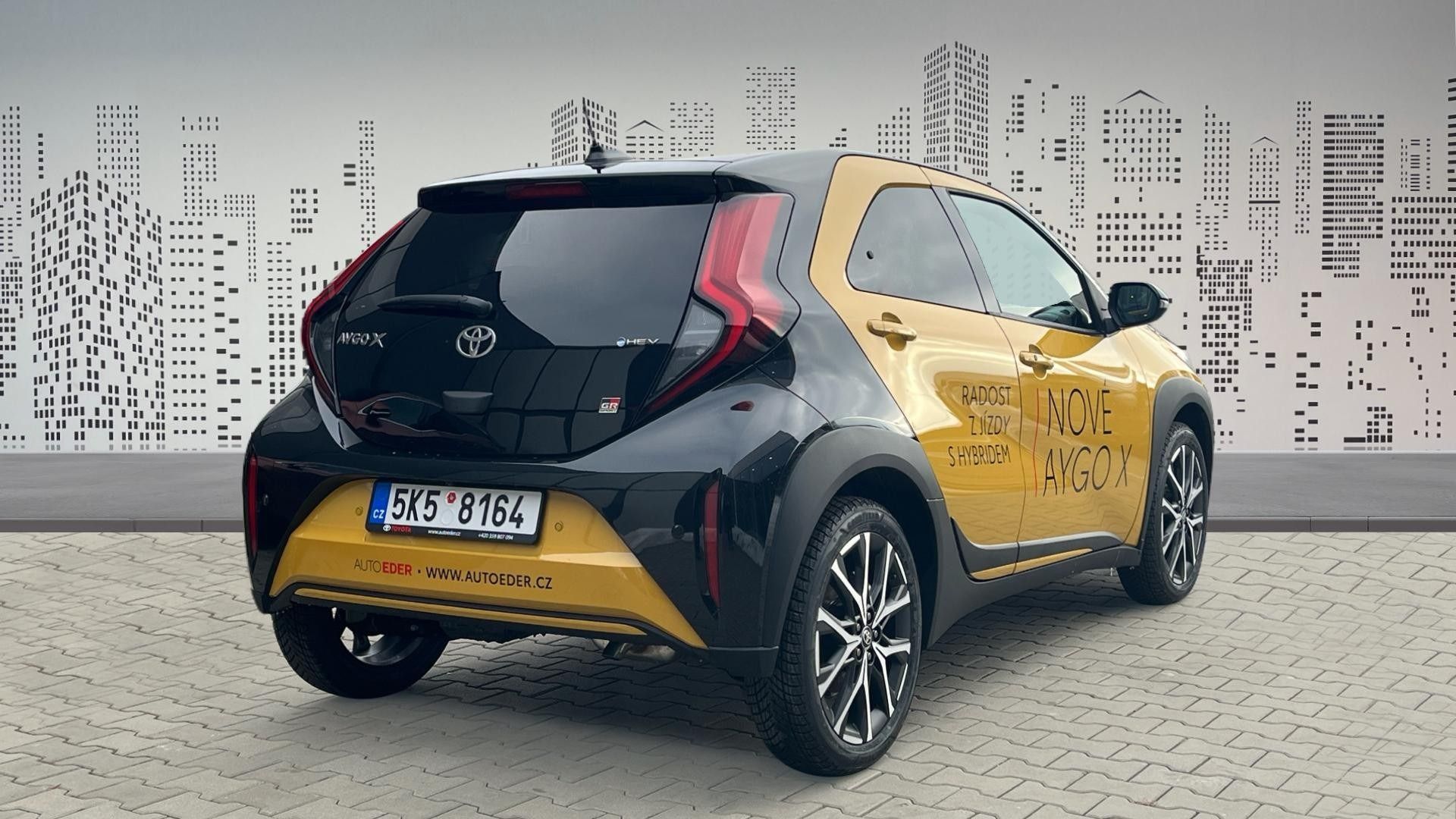 Toyota Aygo, 1,5 Hybrid e-CVT GR Sport + 5 - fotka 4
