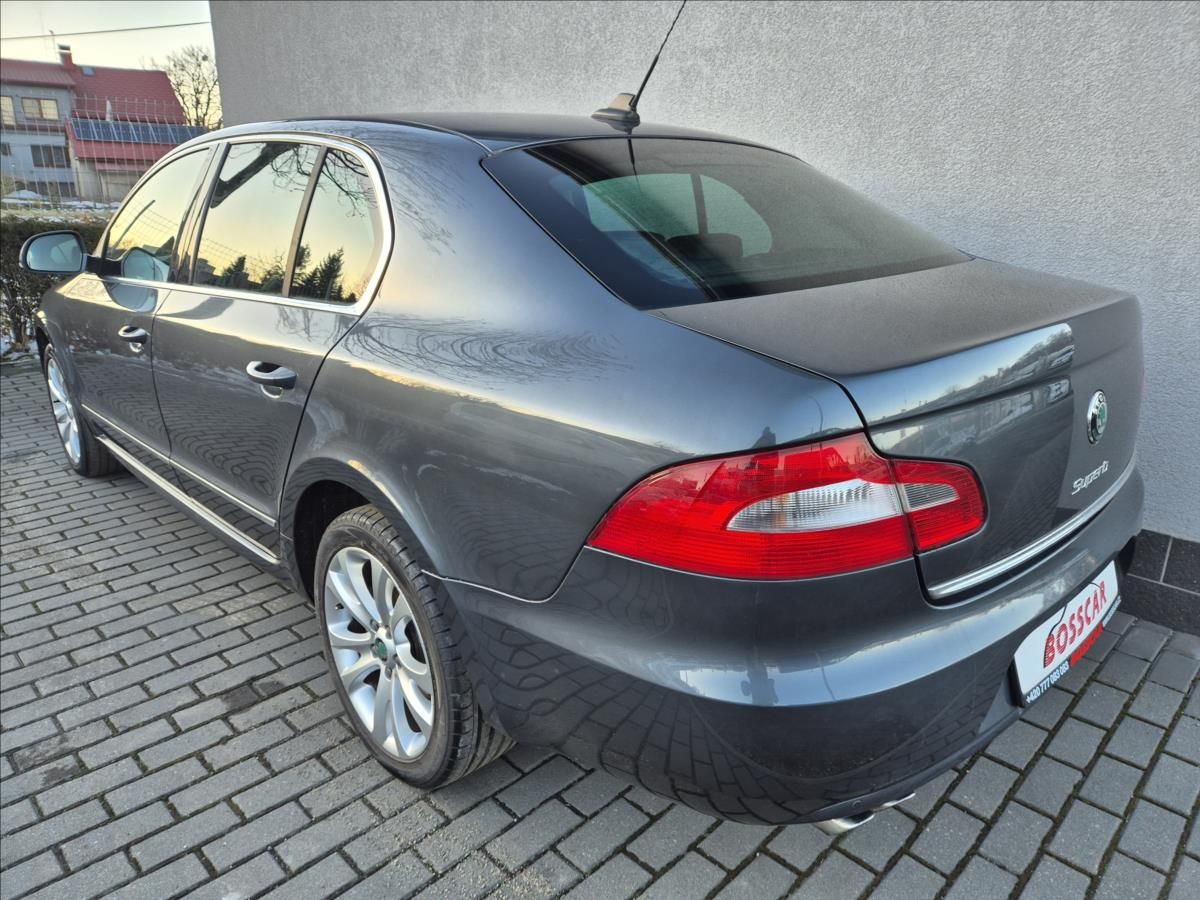 Škoda Superb, 2,0 TDI 125KW DSG Kůže Xenon - fotka 4