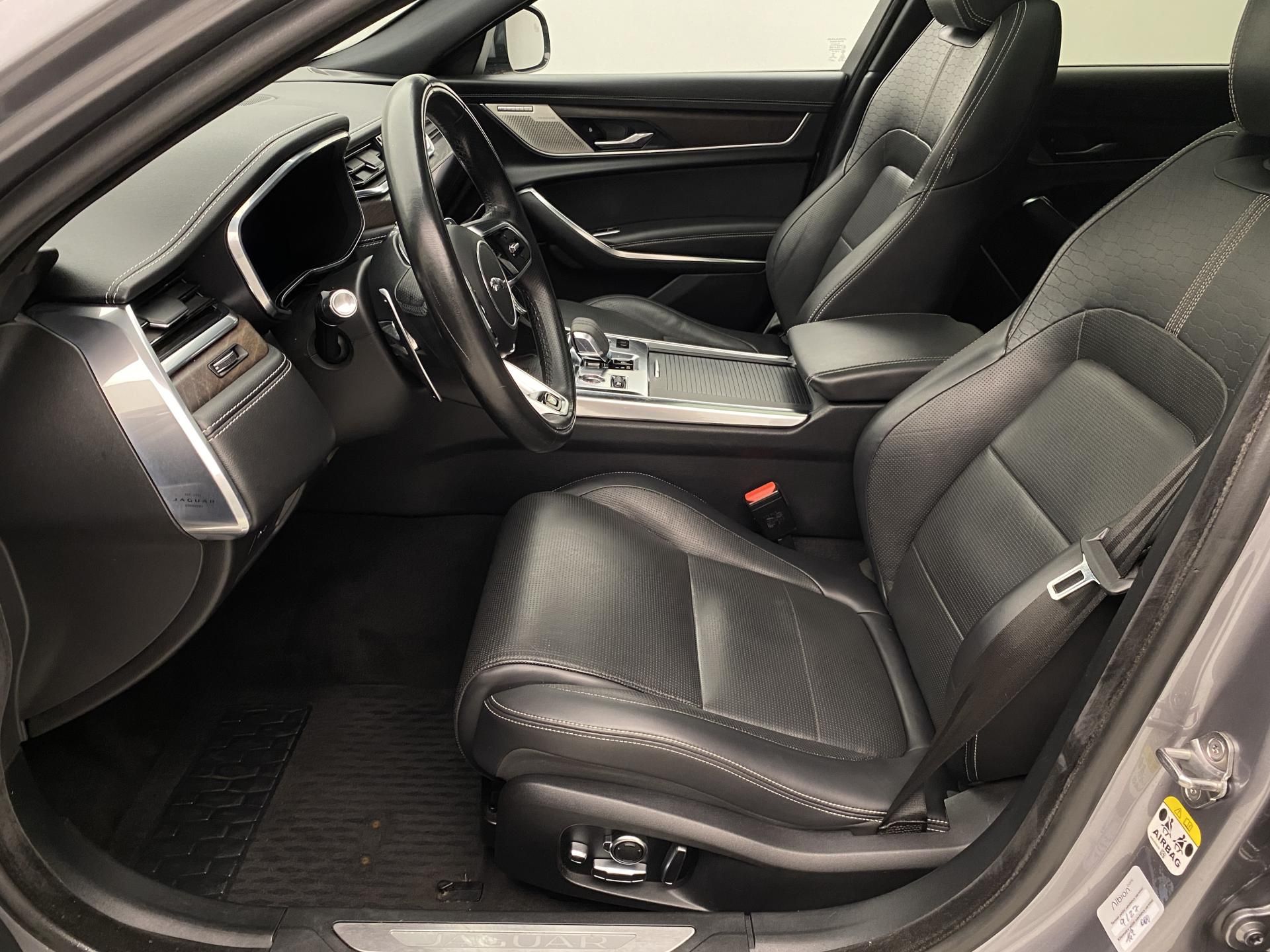 Jaguar XF, D200 R-DYNAMIC SE AWD AUT - fotka 3