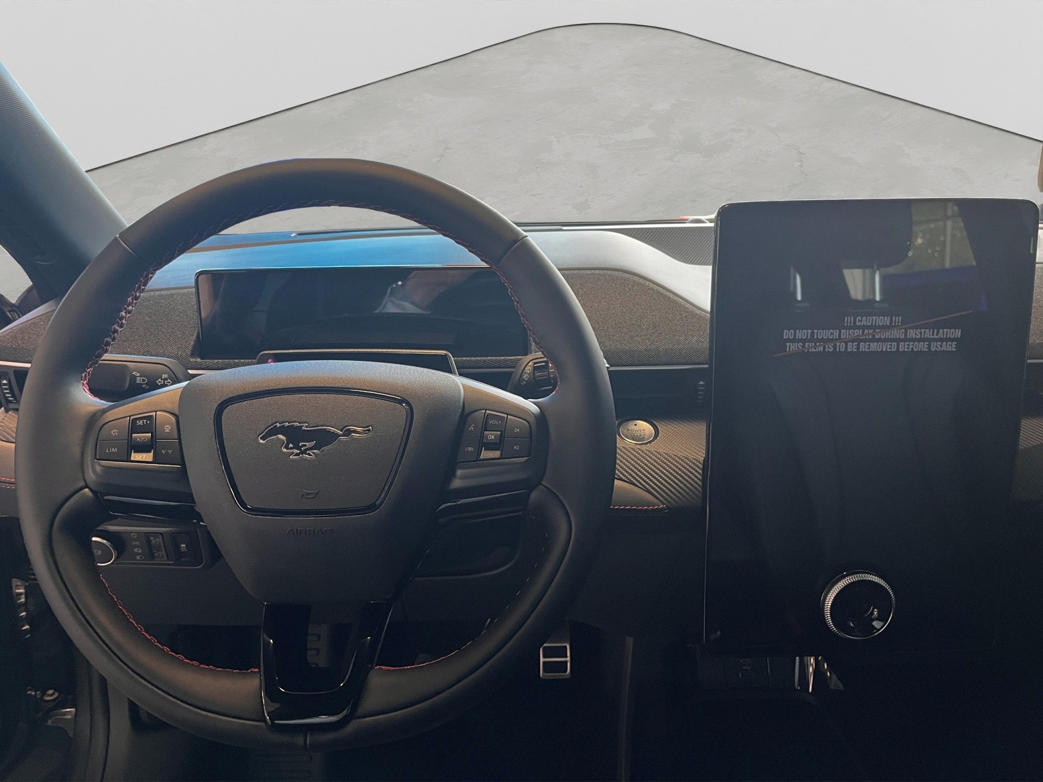 Ford Mustang Mach-E, MACH-E Premium 5D 72,6 kWh STA - fotka 6