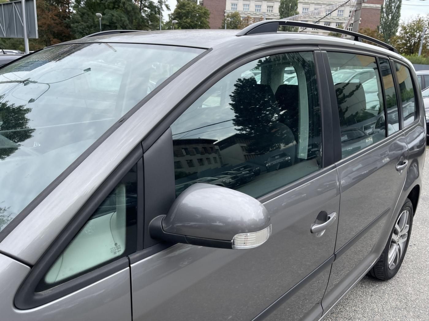 Volkswagen Touran, 2,0 i+BEZ KOROZE+ - fotka 4