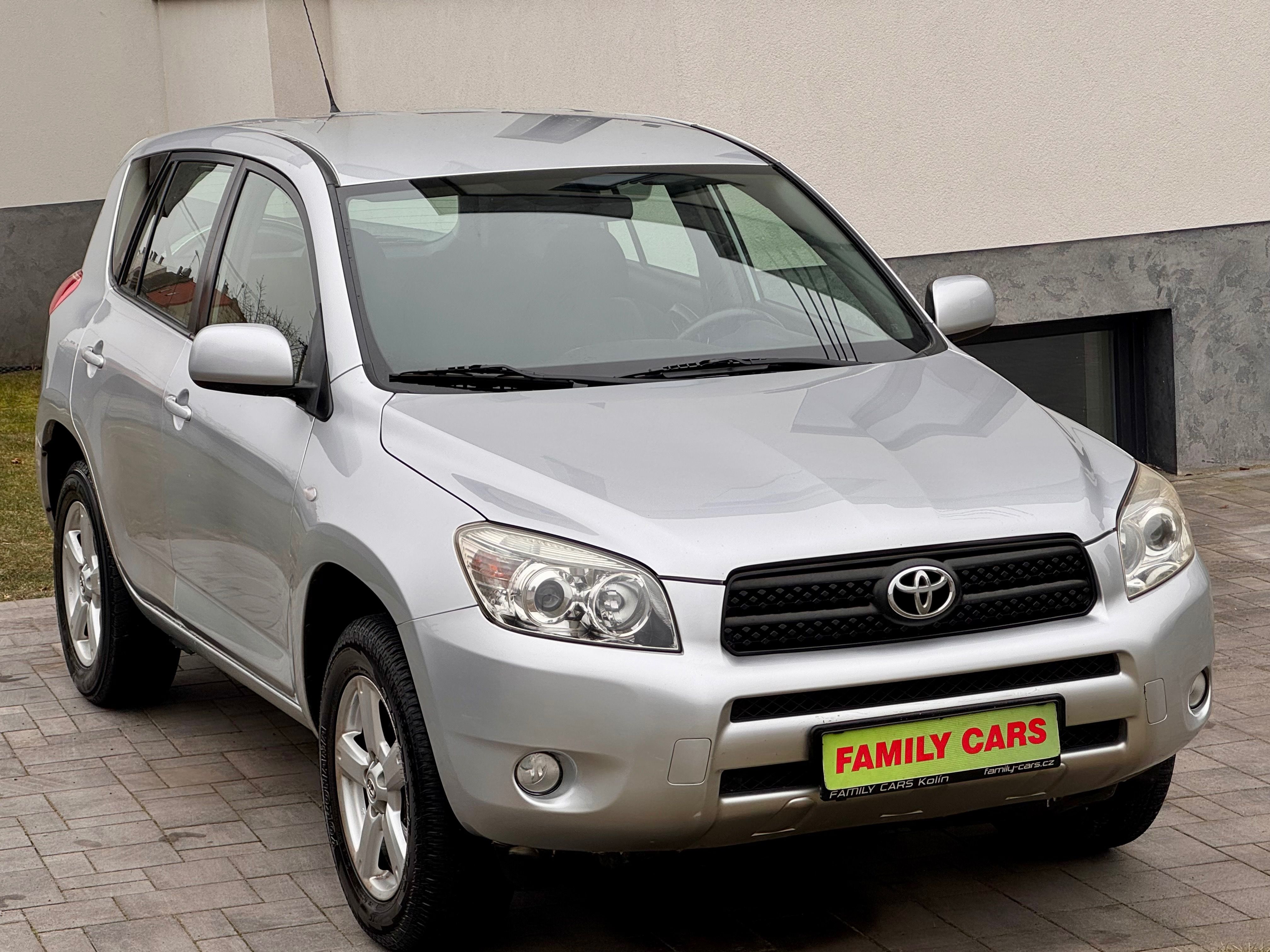 Toyota Rav4, 2.0i,4X4,MANUÁL,TAŽNÉ,STK 2028 - fotka 3