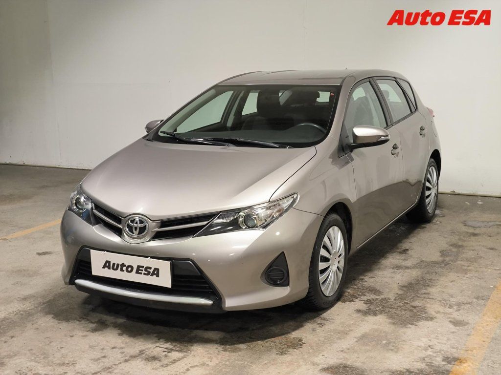 Toyota Auris, 1.3 VVT-i,Cool,+kola - fotka 3