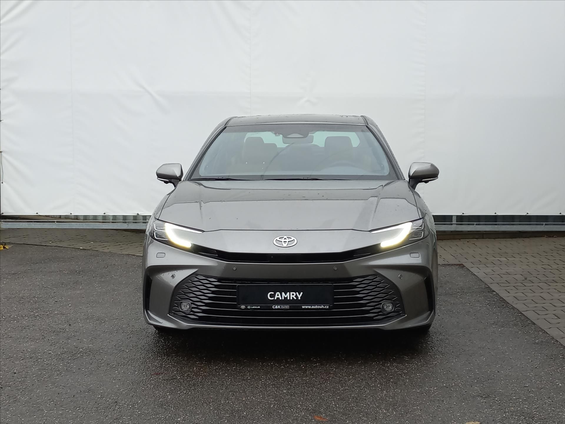 Toyota Camry, 2,5 Hybrid e-CVT 230k  Prestig - fotka 4