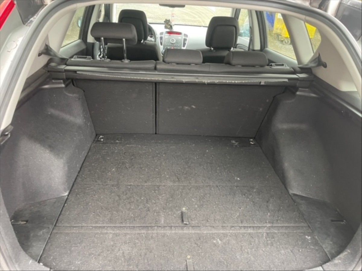 Kia Cee´d, 1,6 CRDi 85KW - fotka 6