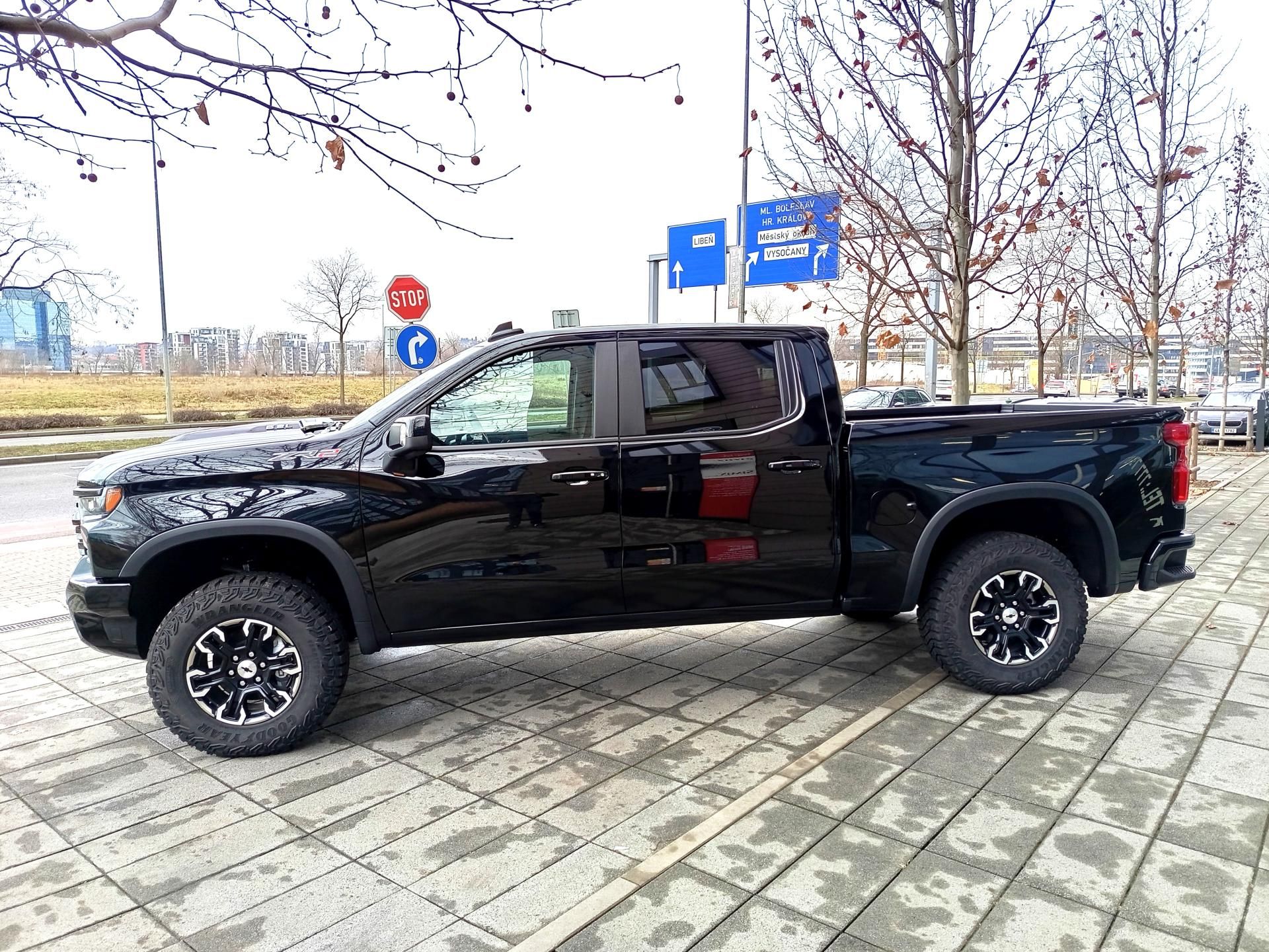 Chevrolet Silverado, ZR2, rezervováno - fotka 6