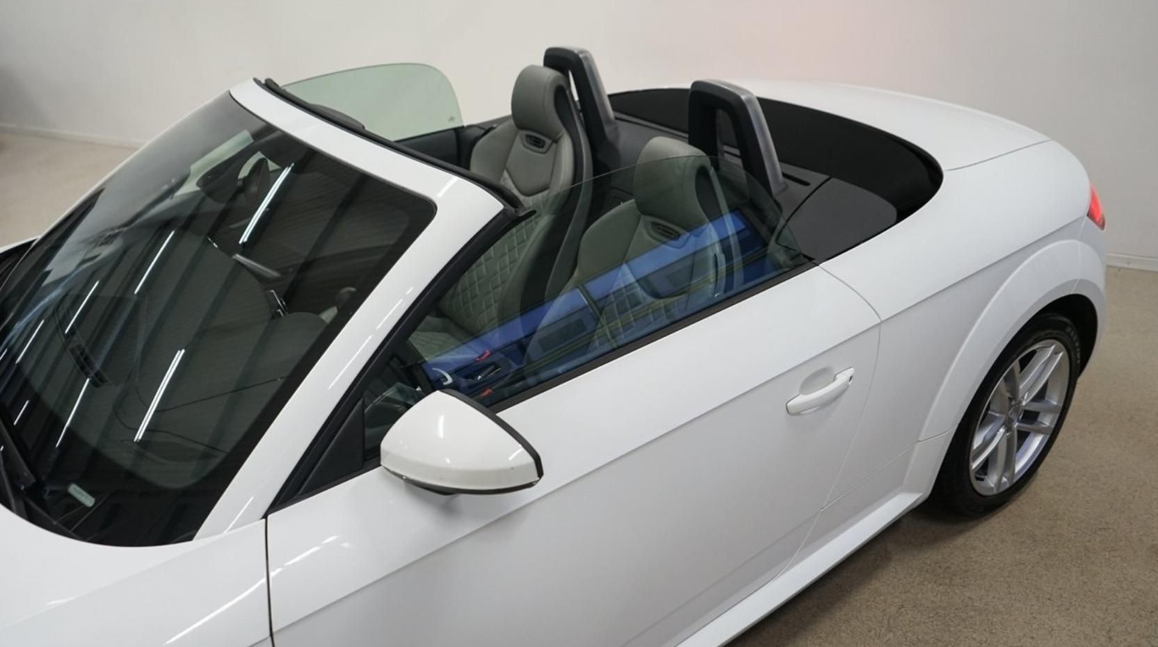 Audi TT, Roadster 2.0 TDI  Manual - fotka 4