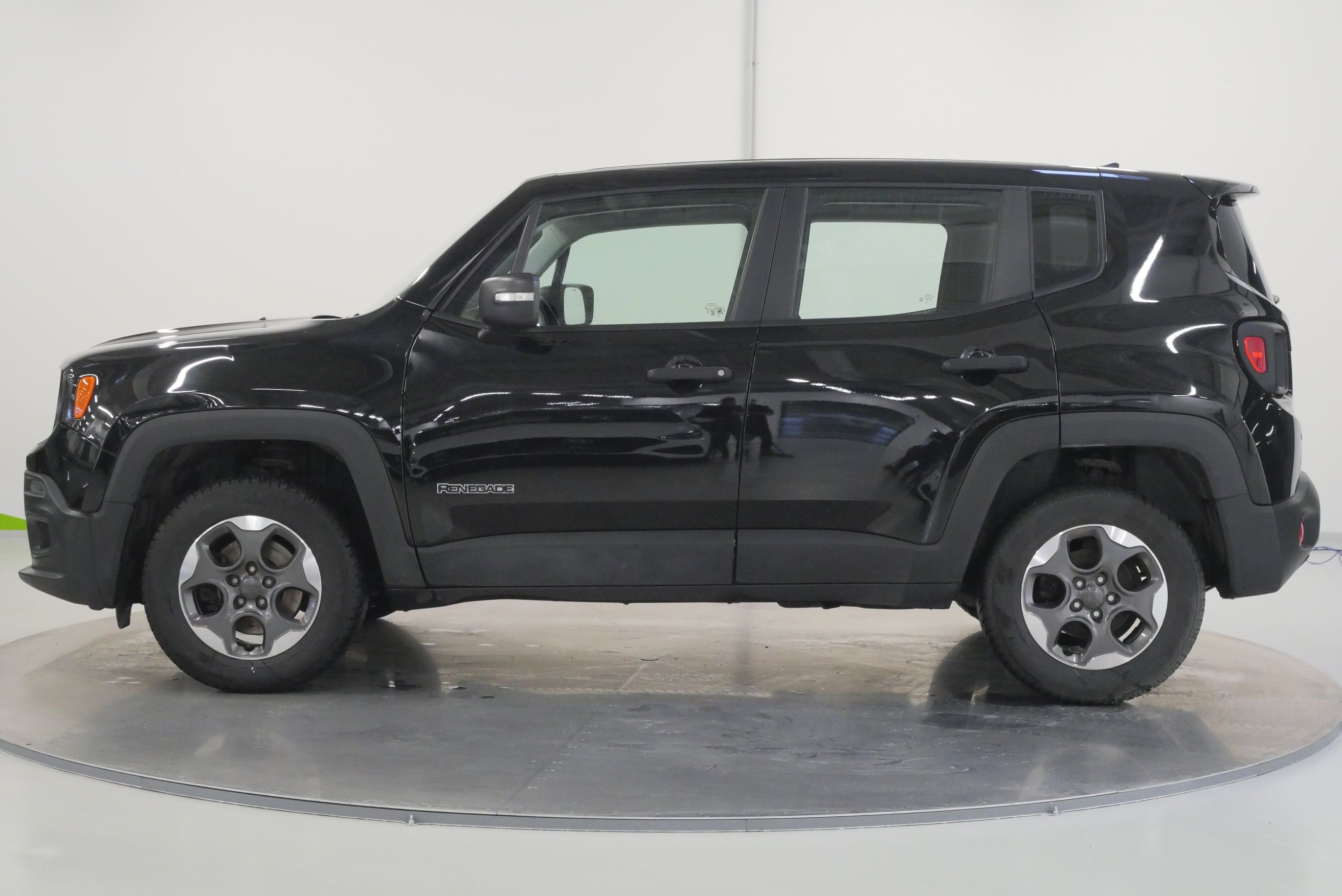 Jeep Renegade, 2.0 MJT 88 kW 4WD Sport - fotka 3