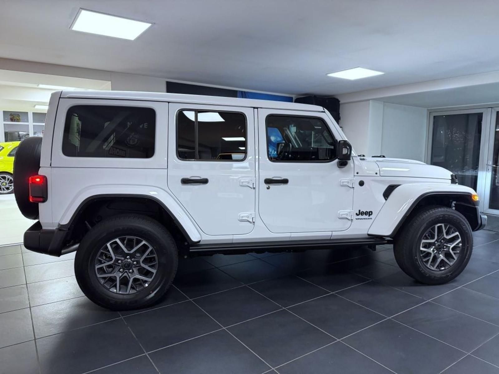Jeep Wrangler, Unlimited 2.0T 272k AT8 - fotka 5
