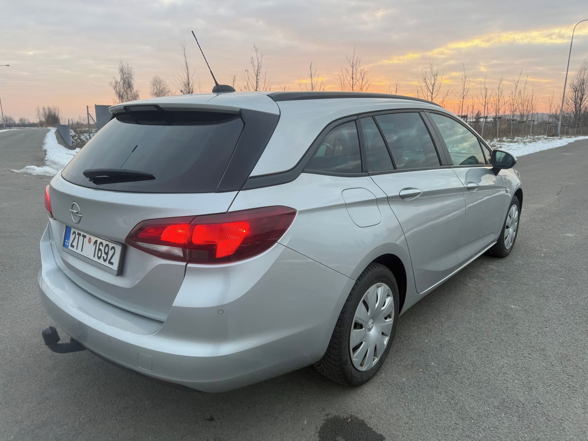 Opel Astra, 1,2  81 kW SPORTS TOURER - fotka 5