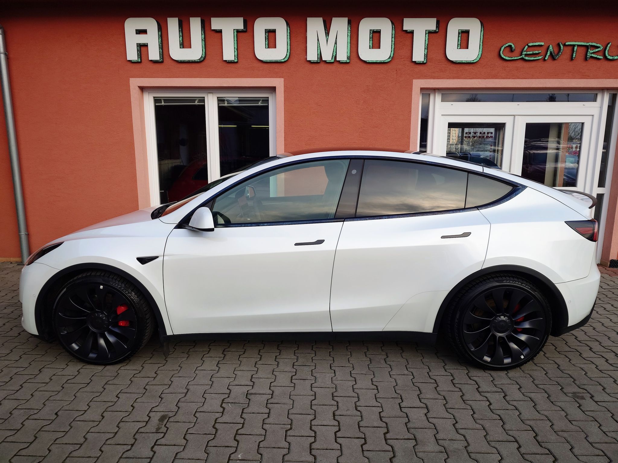 Tesla Model Y, Performance - BERLÍN, EAP 393 - fotka 2