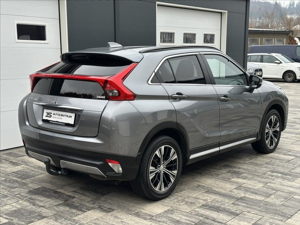 Mitsubishi Eclipse Cross, 2,2 DI-D 148PS Spirit+ A/T 4x4 - fotka 5