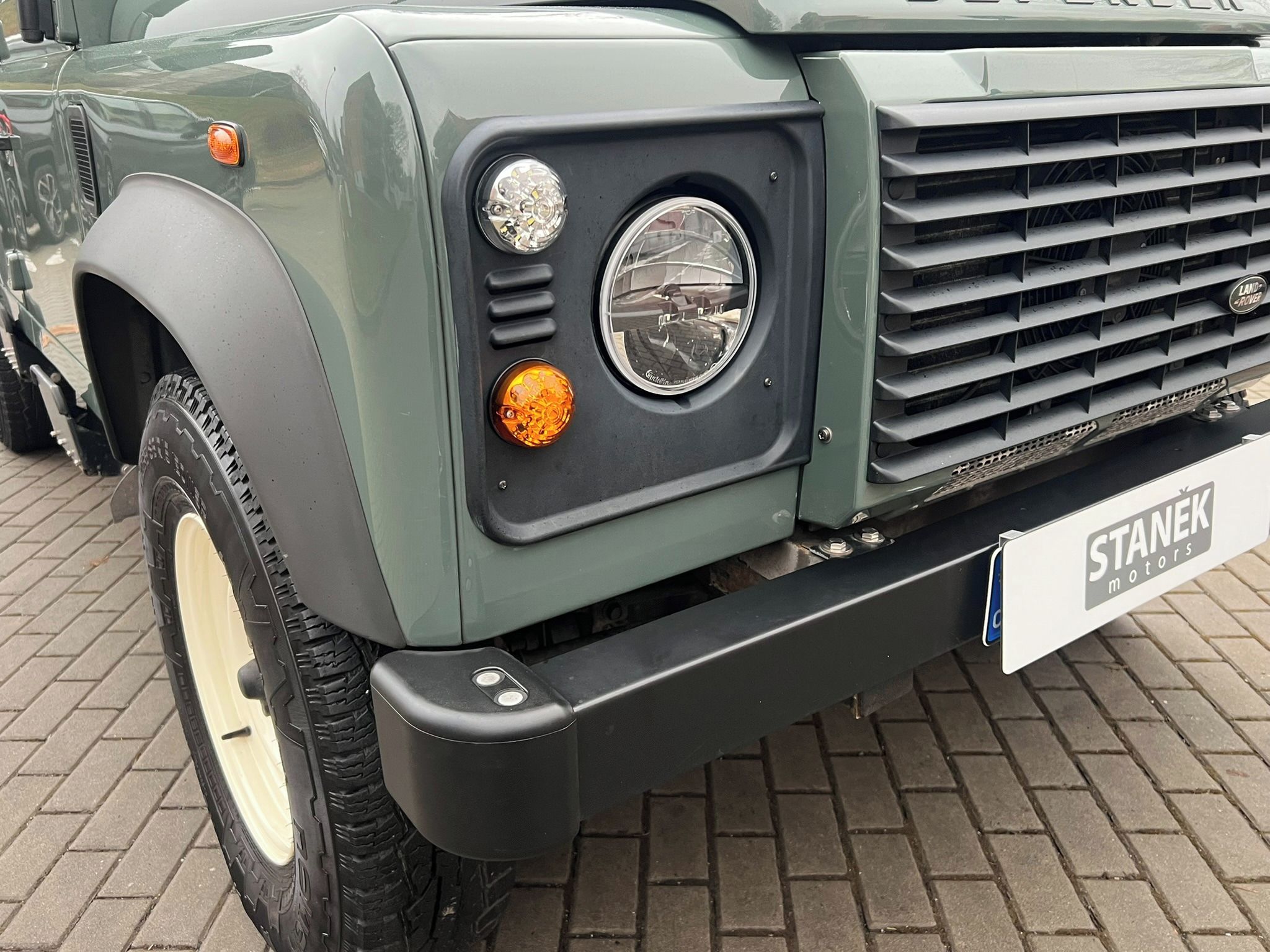 Land Rover Defender, 110 Station Wagon - fotka 6