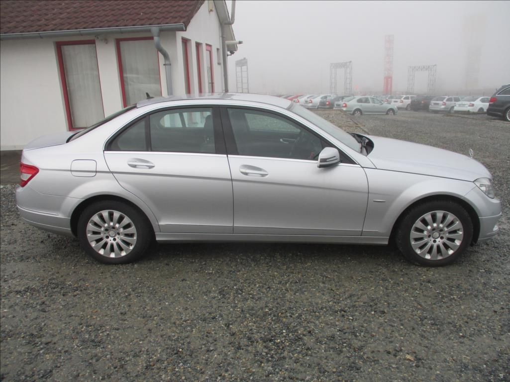 Mercedes-Benz Třídy C, 1,8 C180 K, NAVI, serviska, - fotka 4
