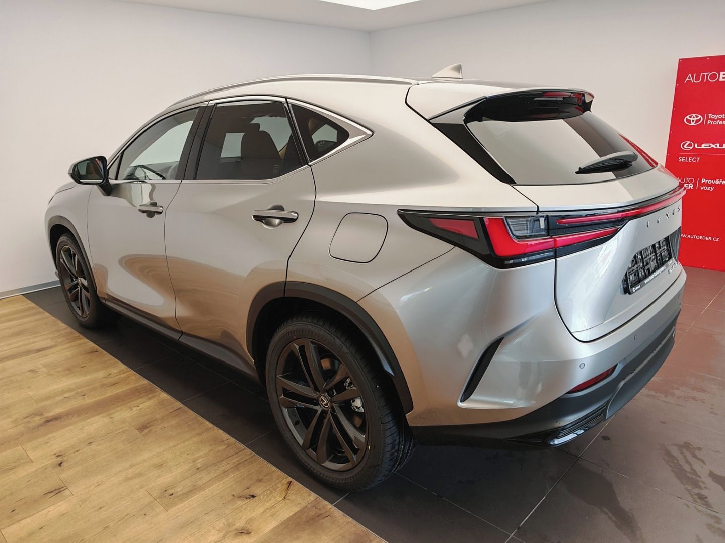 Lexus NX 450h+, 450h Executive TOP - fotka 6