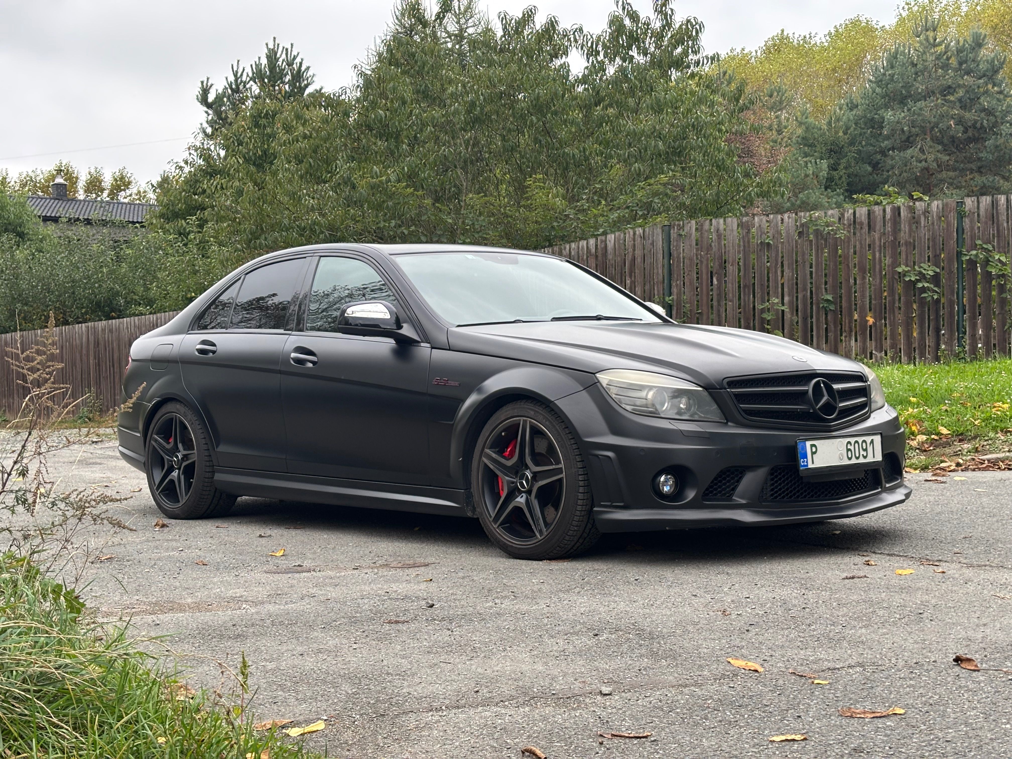 Mercedes-Benz Třídy C, Atmosférický V8 - fotka 3