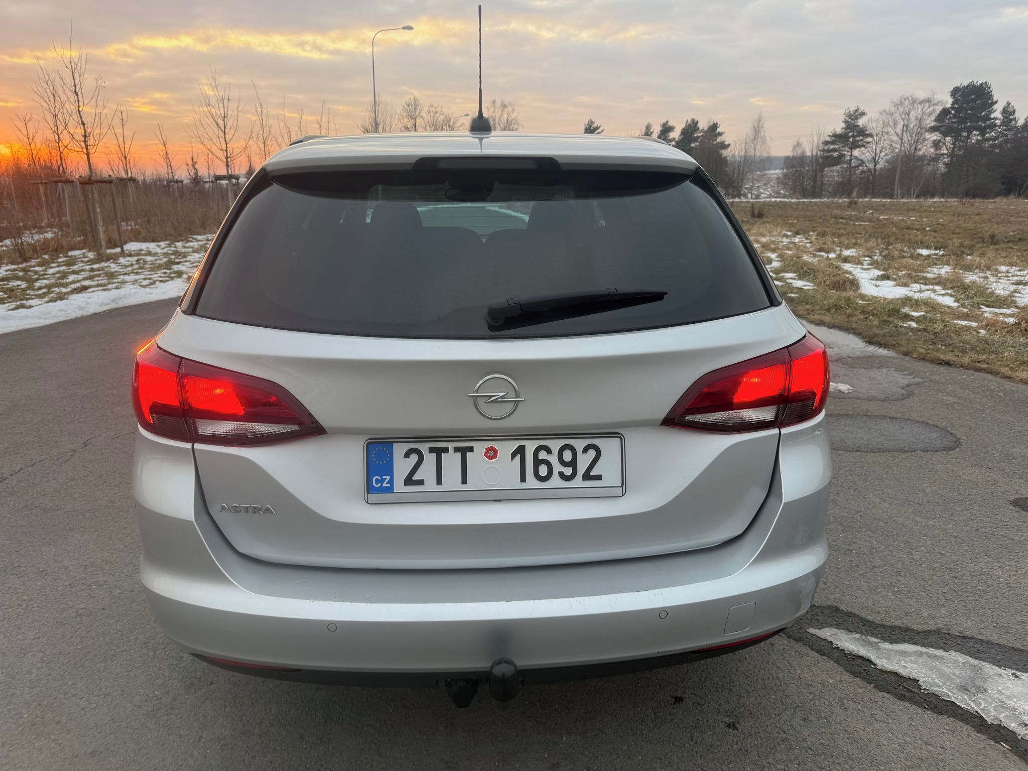 Opel Astra, 1,2  81 kW SPORTS TOURER - fotka 4