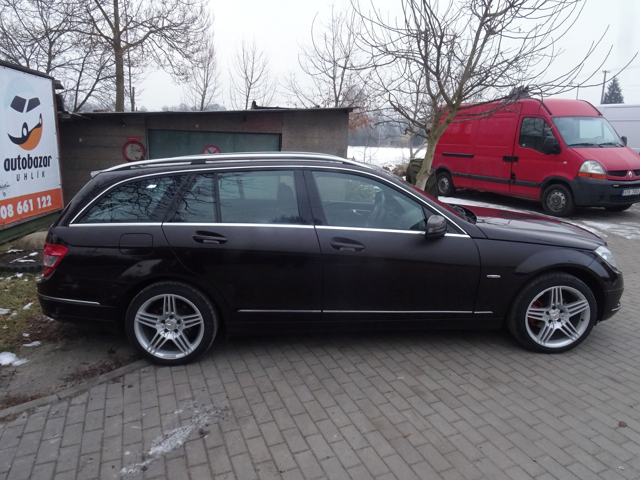 Mercedes-Benz Třídy C, 180 CGI - fotka 3