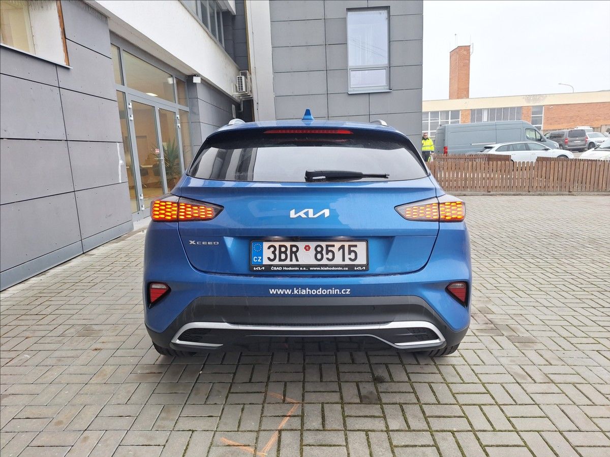 Kia XCee´d, 1,6 TGDi 7DCT aut.  Steel ed. - fotka 5