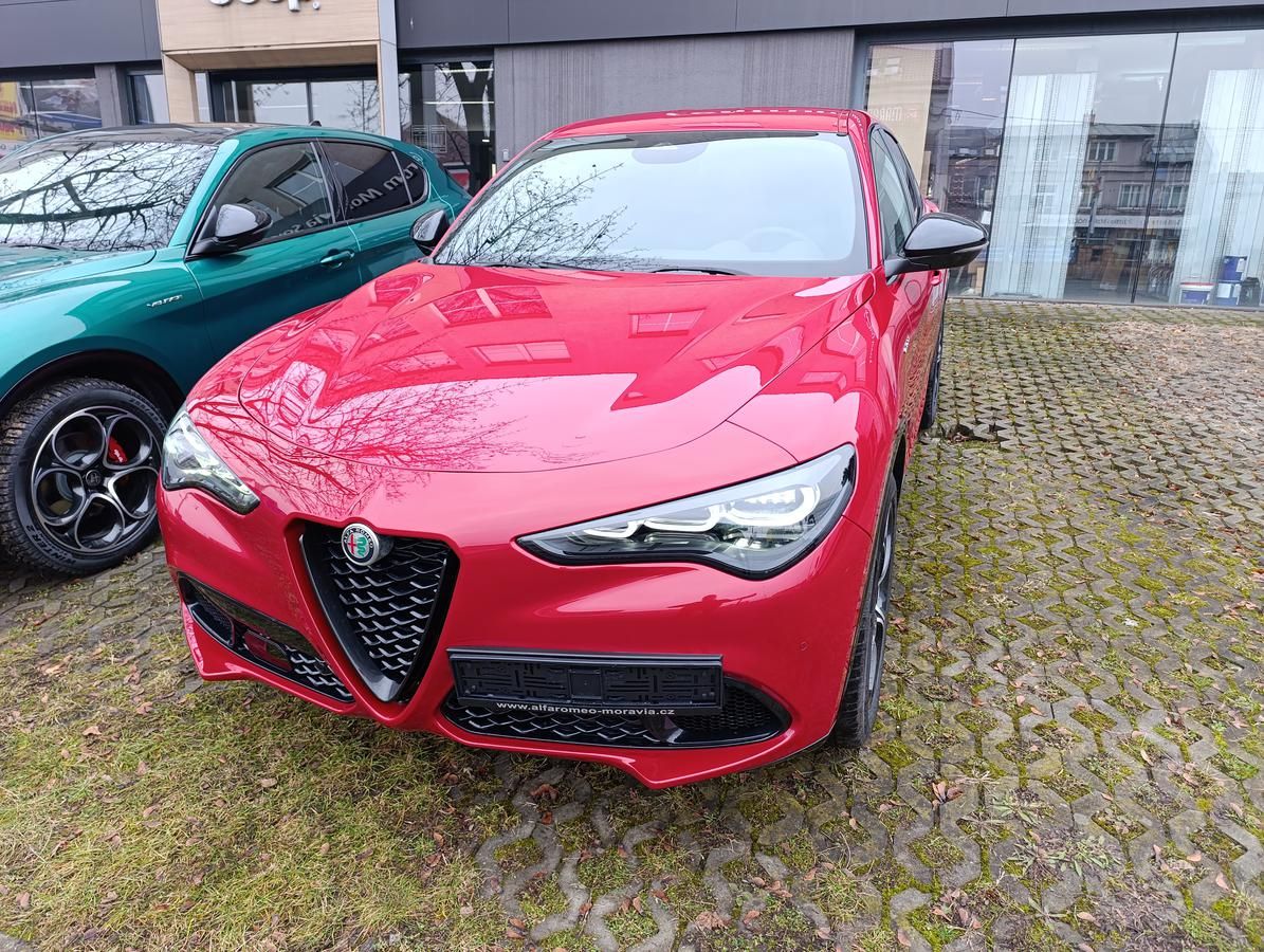 Alfa Romeo Stelvio, Veloce 2,0 Turbo 280k AWD - fotka 3