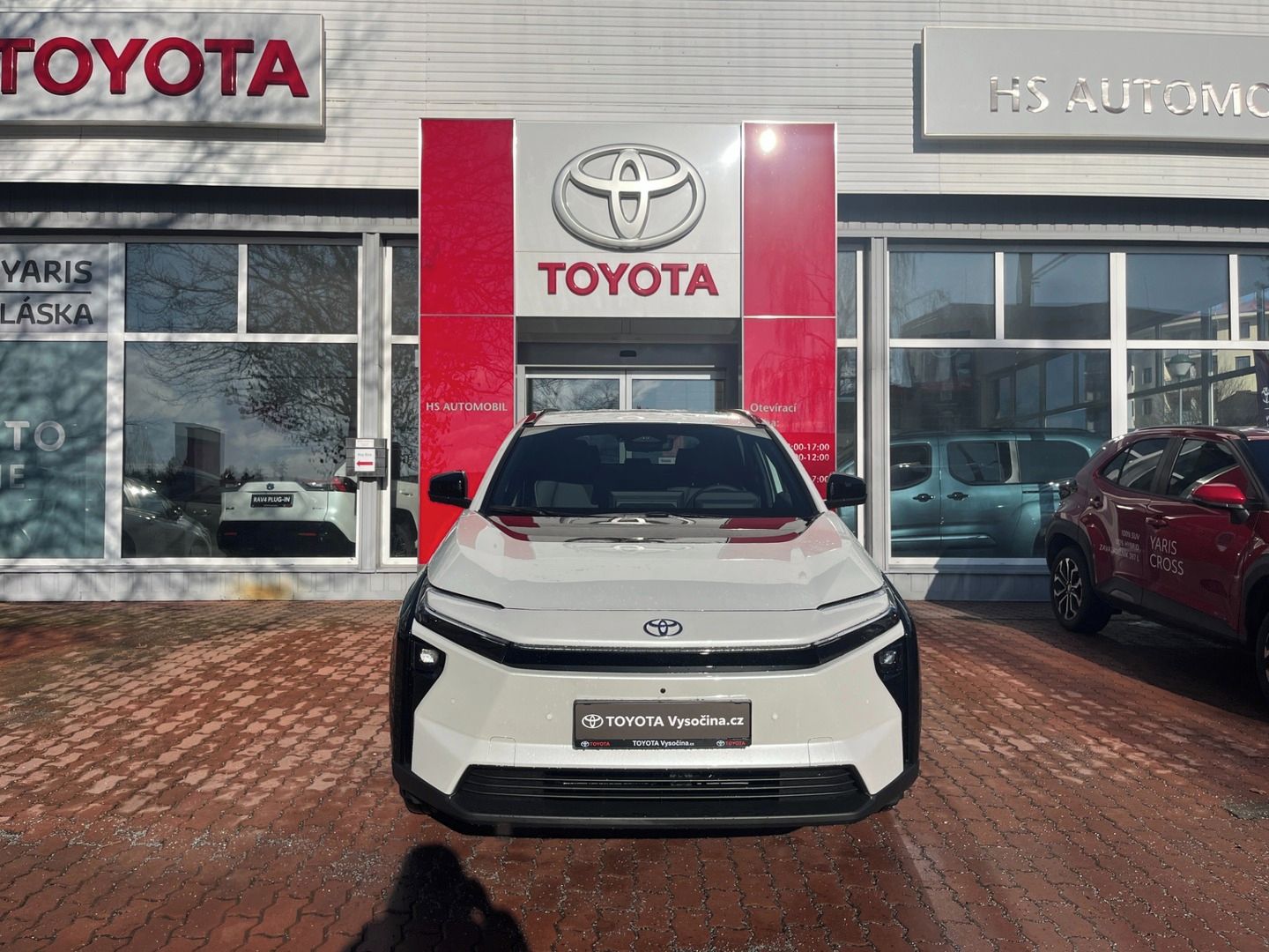 Toyota bZ4X, MC25 BEV AT 4X4 Executive - fotka 2