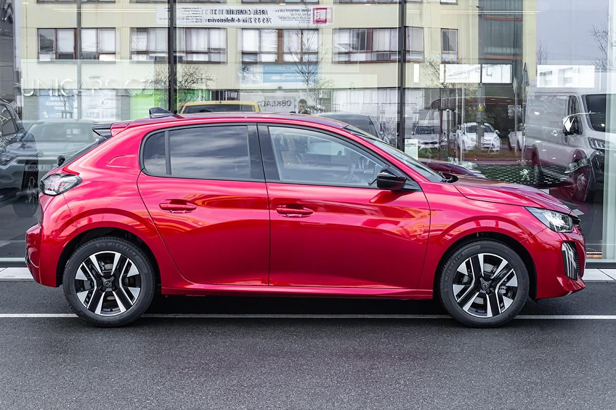 Peugeot 208, 1,2 ALLURE PureTech 100 S&S MA - fotka 5