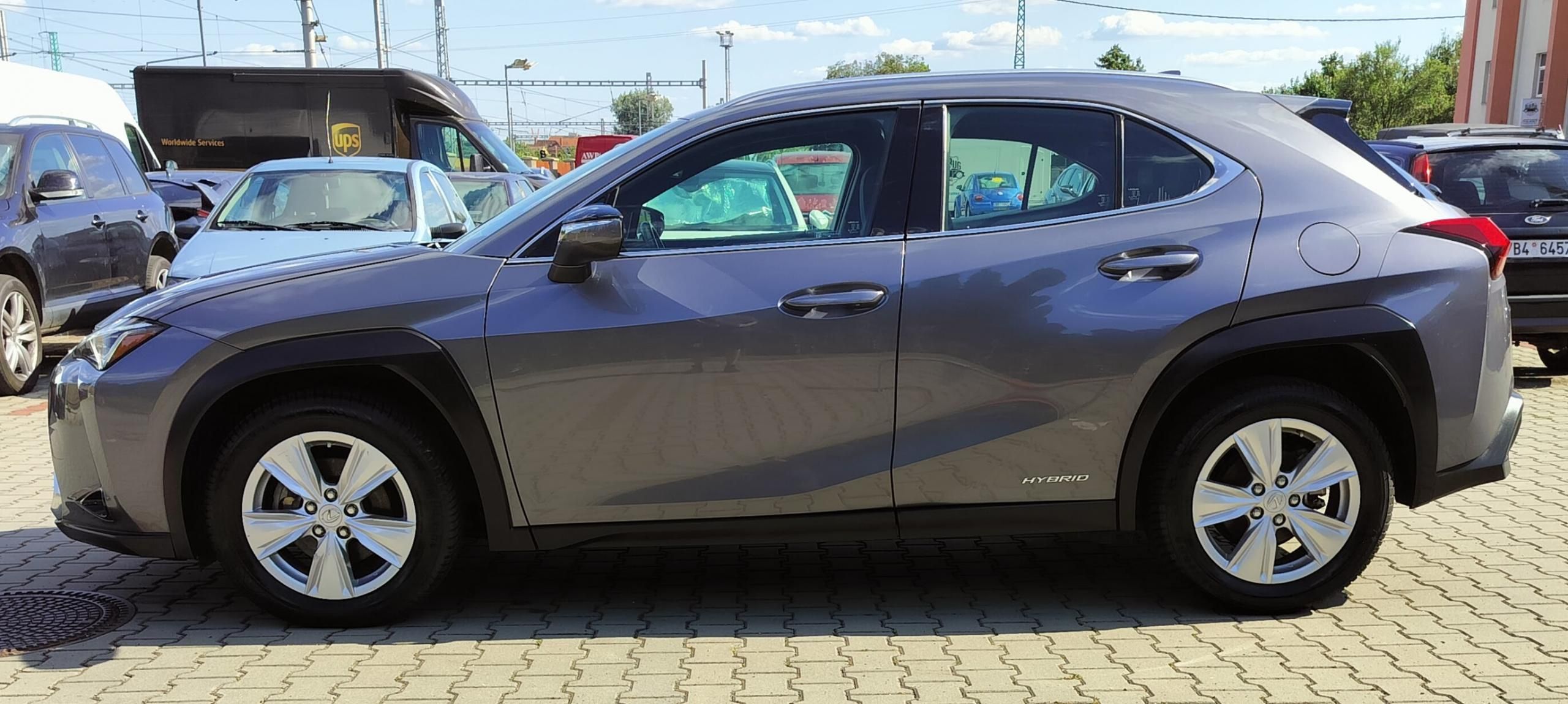 Lexus UX 250h, BUSINESS edition,alcantara - fotka 4