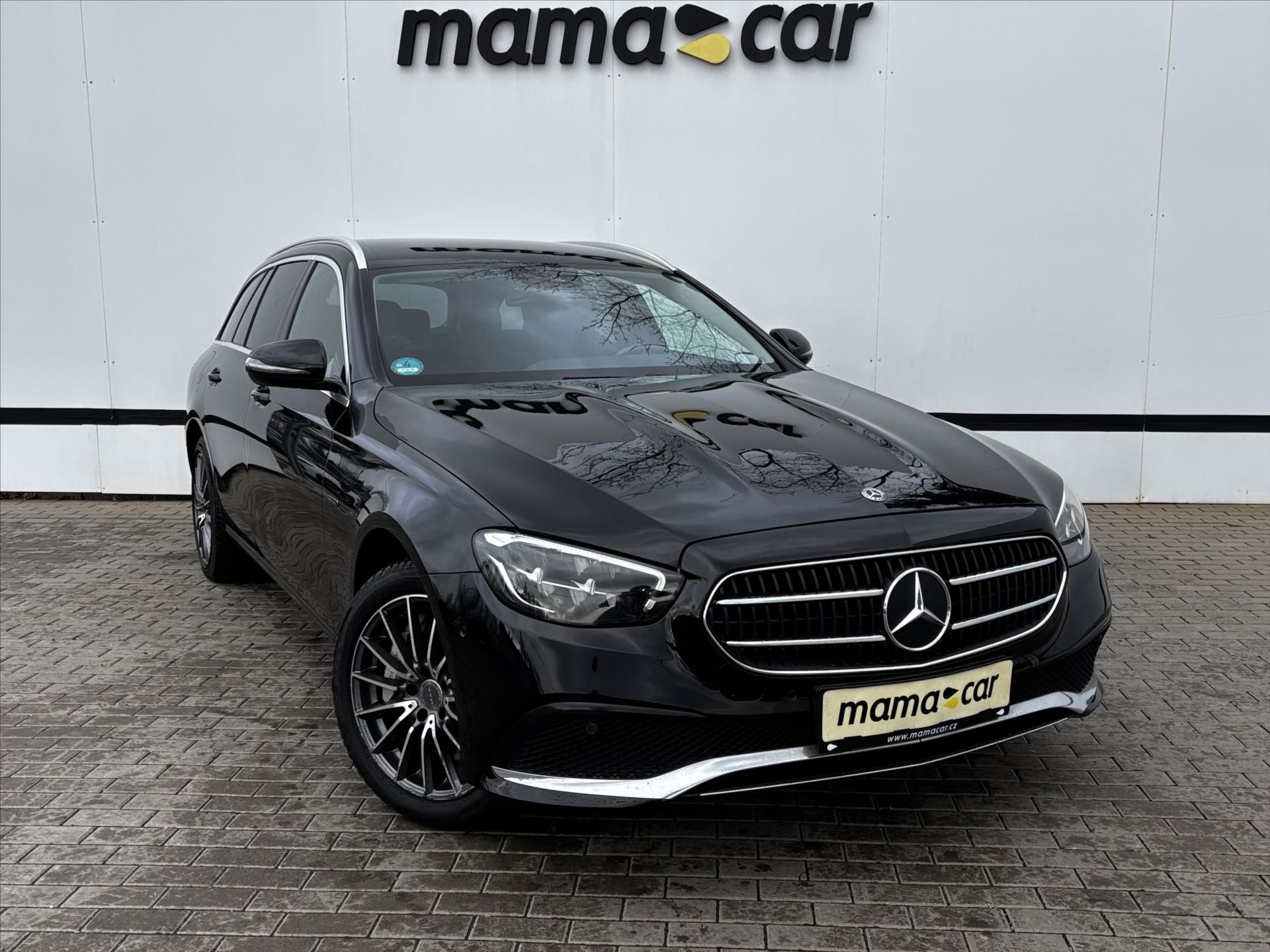 Mercedes-Benz Třídy E, 300de 4MATIC TAŽNÉ DPH