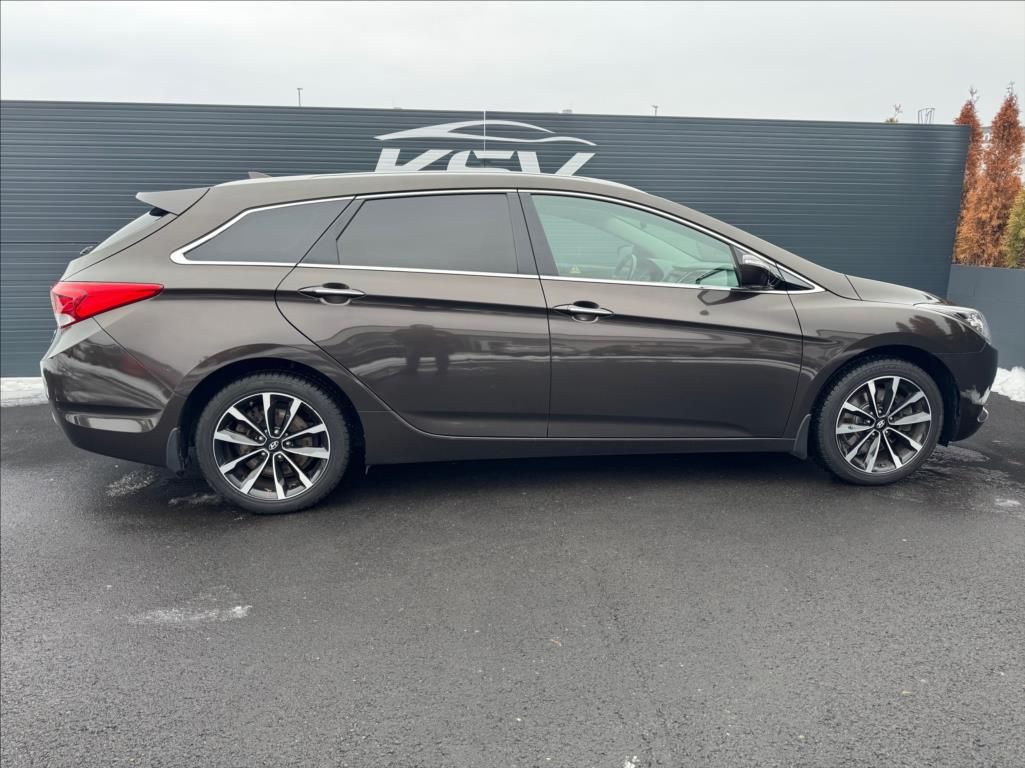 Hyundai i40, 1,7 AUTOMAT, DPH - fotka 6