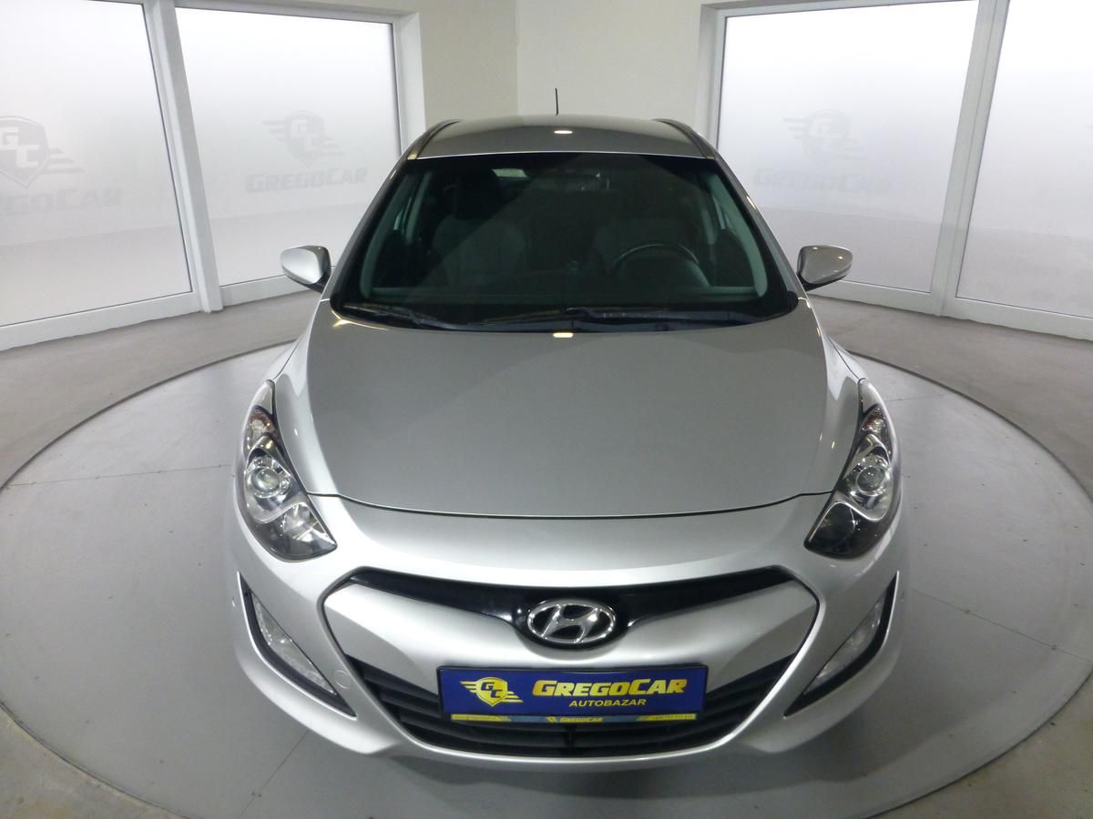 Hyundai i30, 1,6CRDI*ALU**VYHŘ.SED***KAMERA - fotka 2