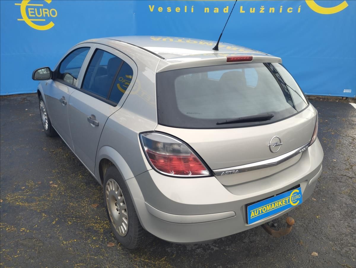 Opel Astra, 1,4 66KW - fotka 6