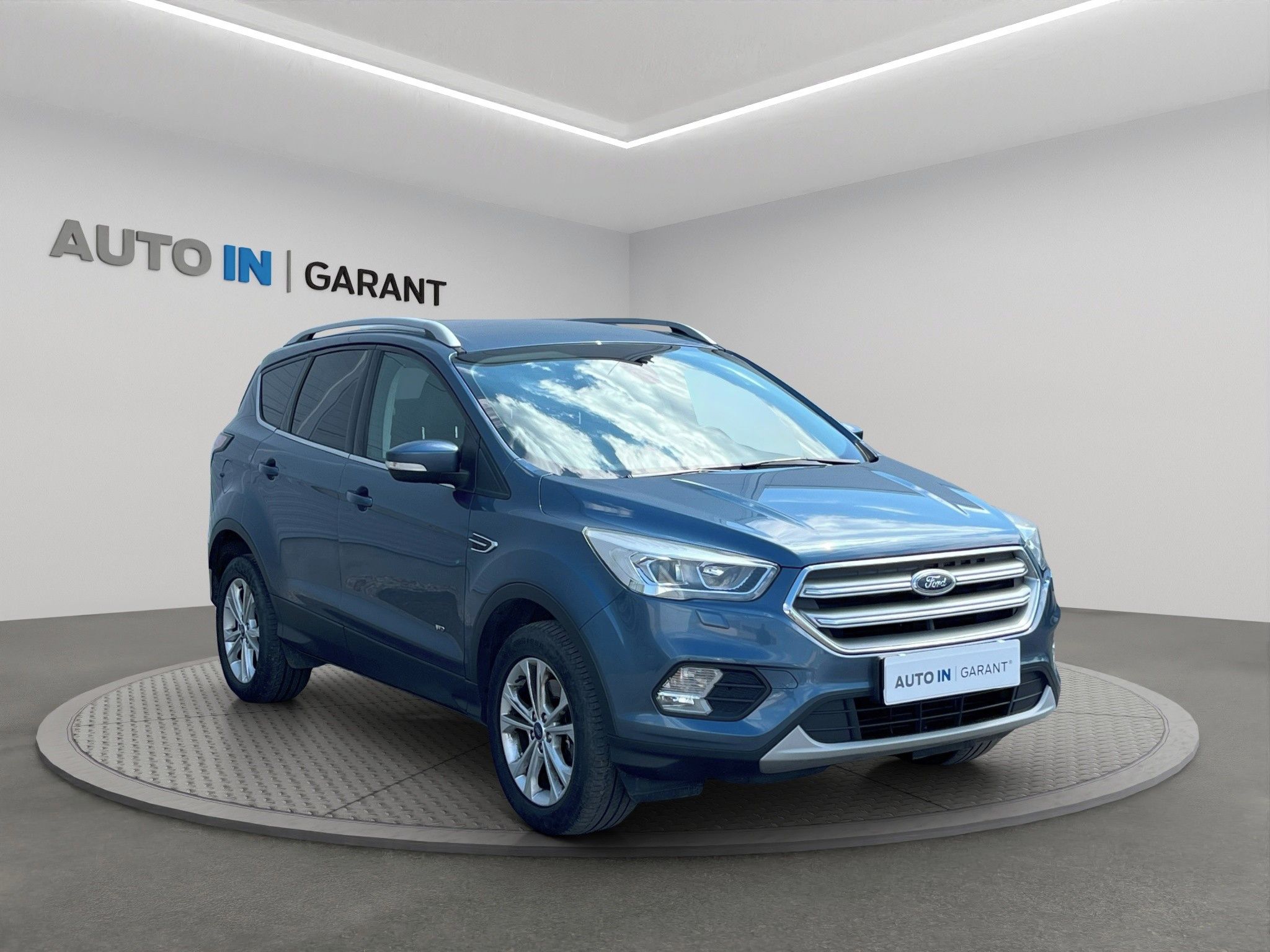 Ford Kuga, 110kw, Titanium, nové ČR, Tažn - fotka 3