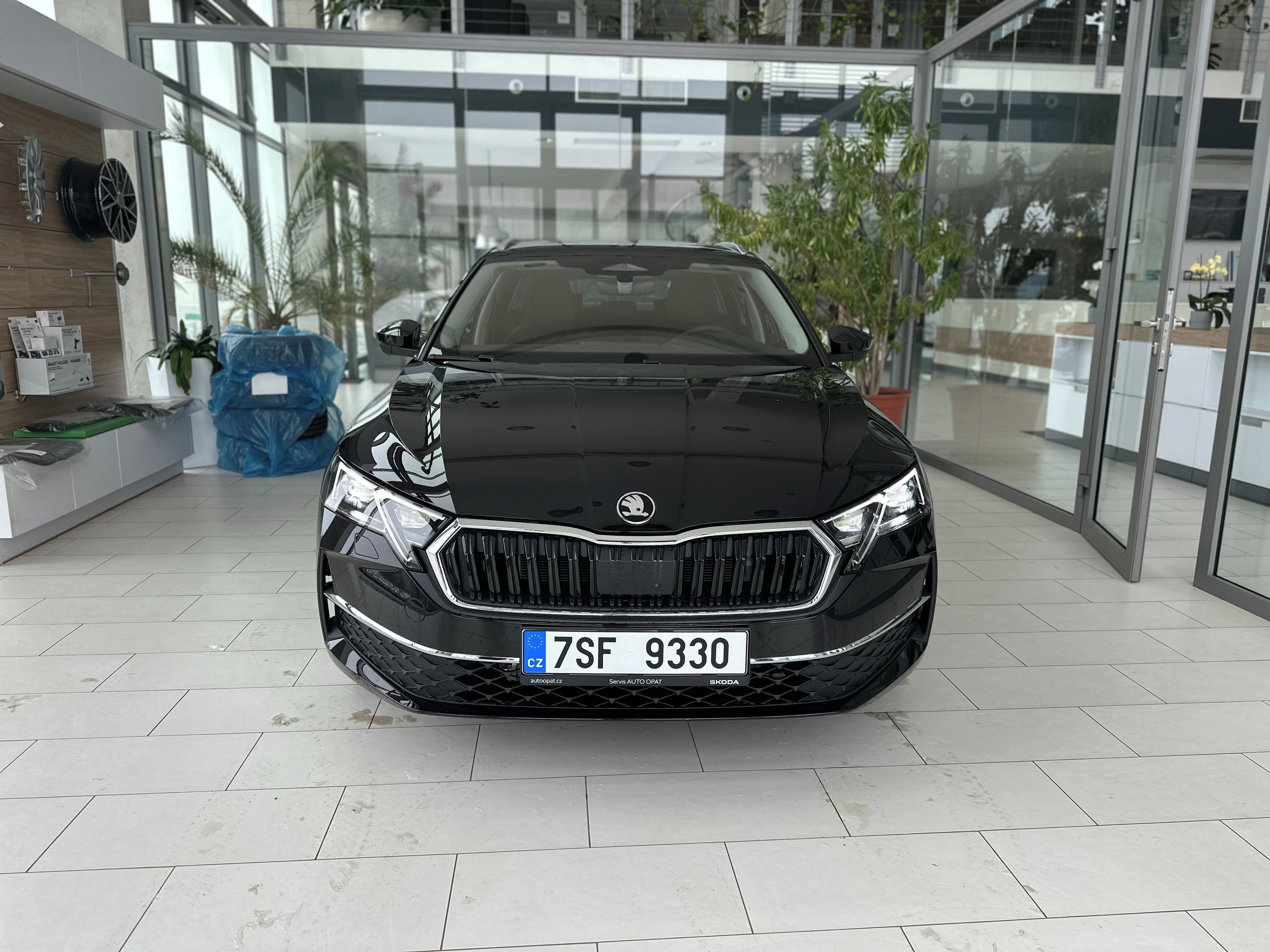 Škoda Octavia, Excl. Sel. 2,0 TDI 110 kW - fotka 2