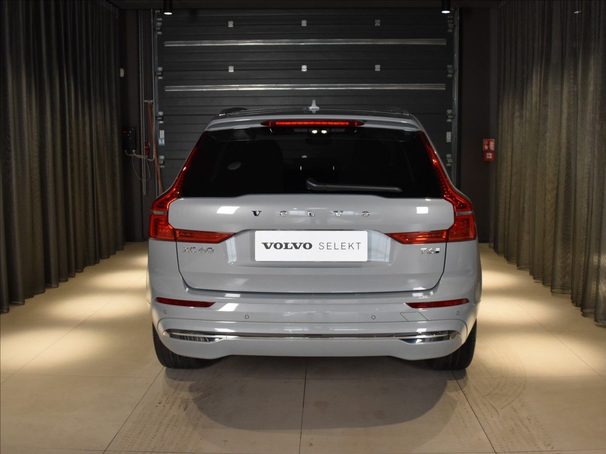 Volvo XC60, 2,0 T6 AWD Plus - fotka 5