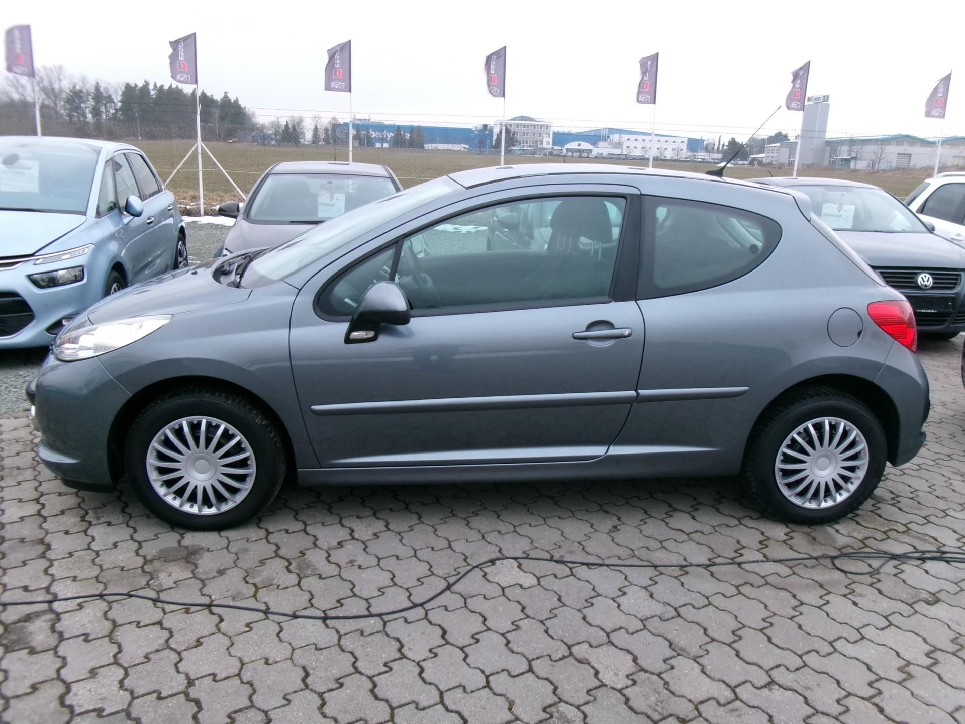 Peugeot 207, 1.4i 70kw,klima - fotka 4