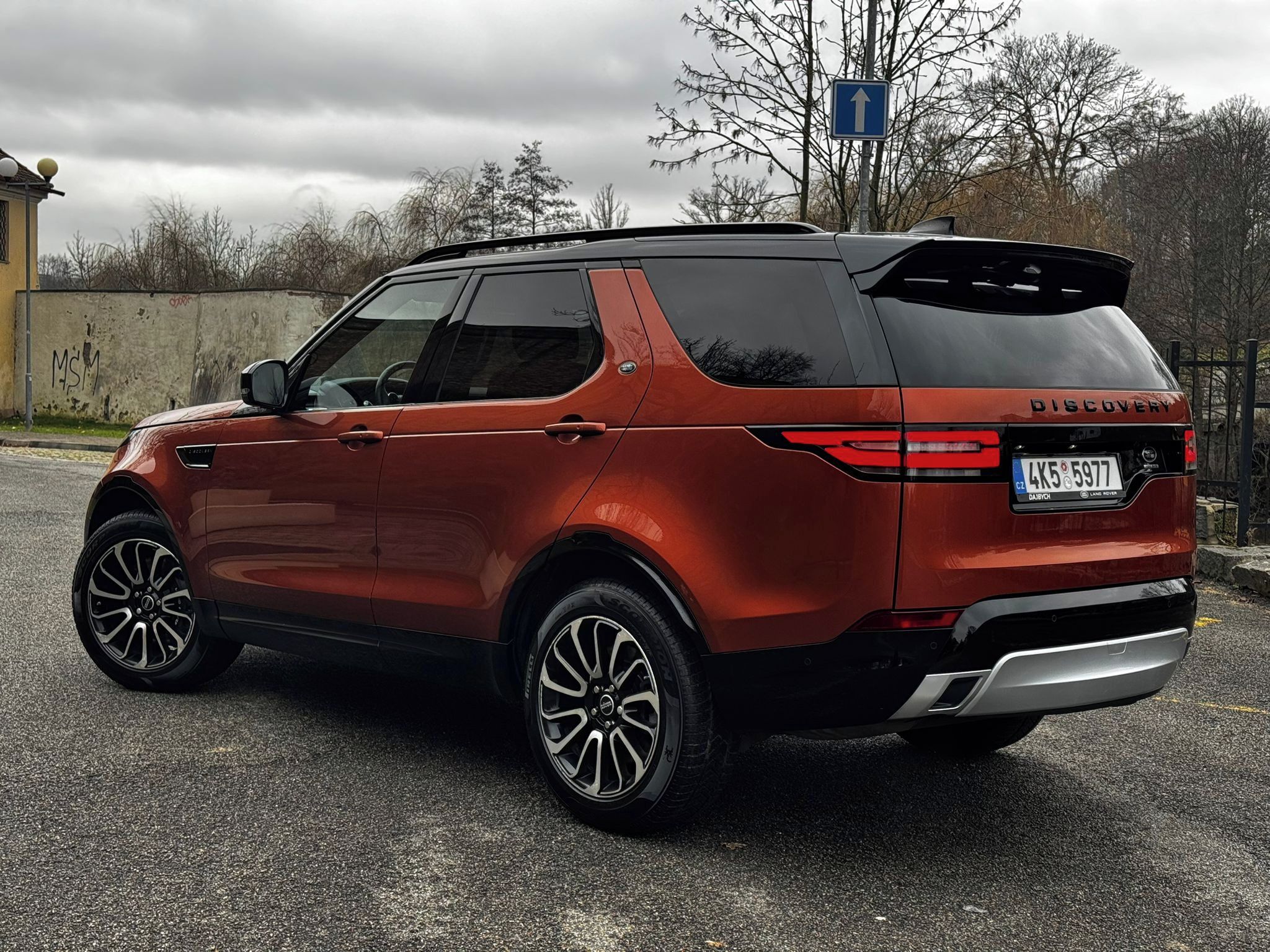 Land Rover Discovery, 3.0SDV6 ČR 1.MAJ EXTRA VÝBAVA - fotka 3