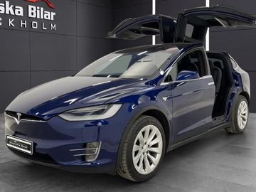 LR AWD 7 míst Panorama Tažné