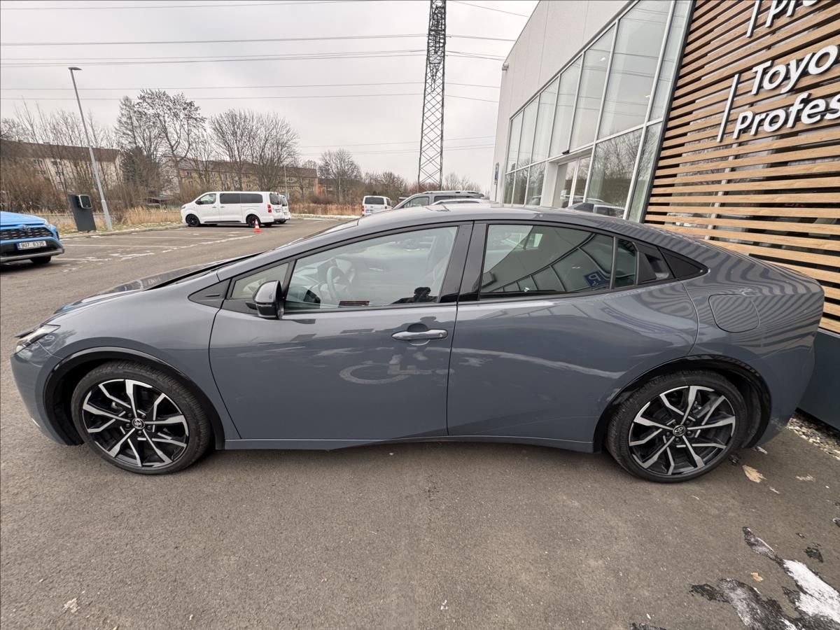 Toyota Prius, 2,0 PRESTIGE - fotka 3
