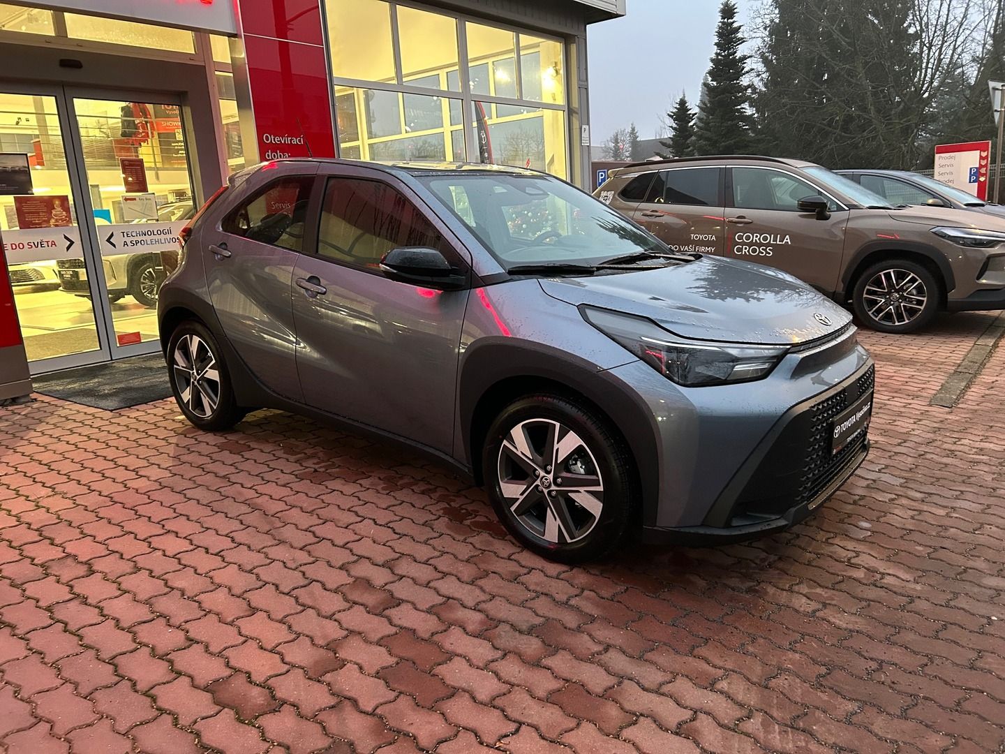Toyota Aygo, 1.5L Hybrid automat CVT - fotka 3