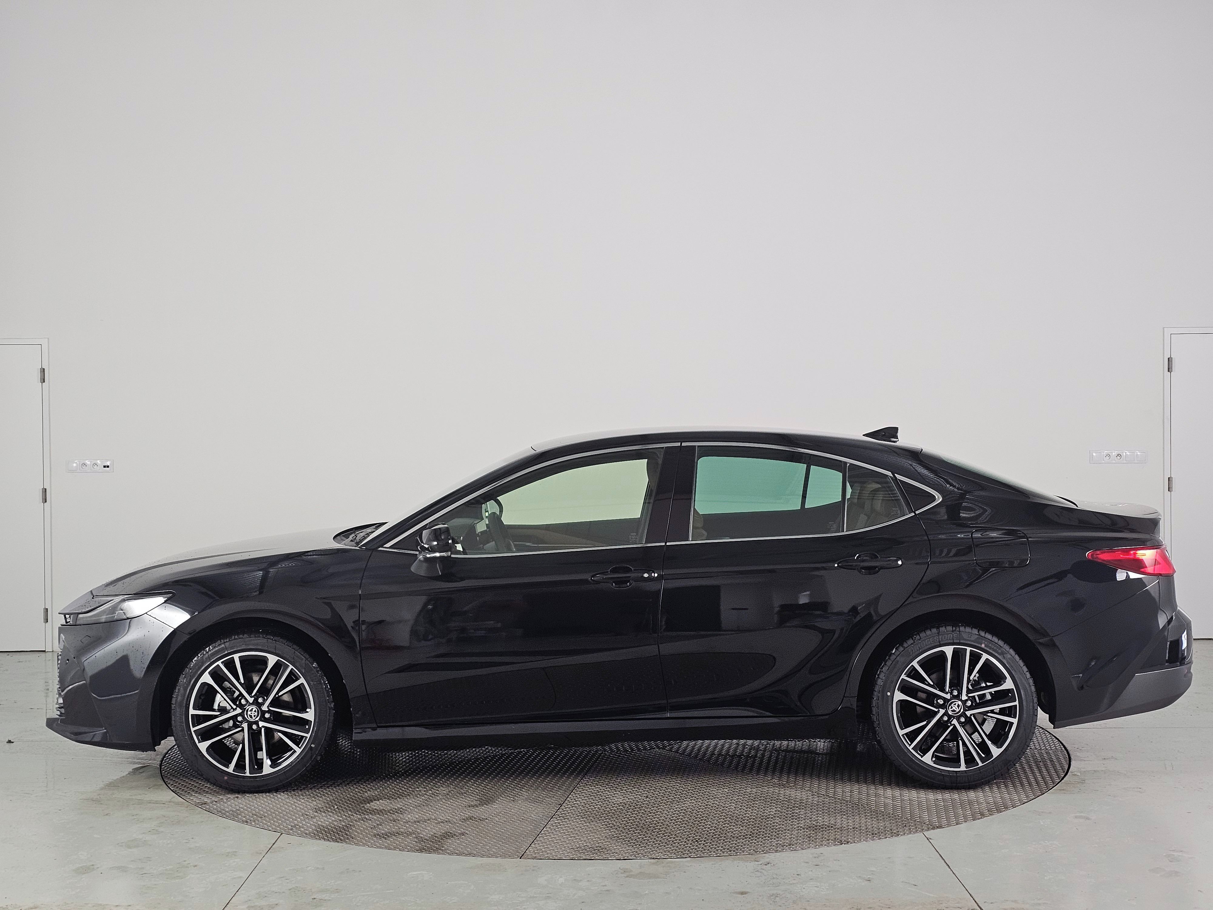 Toyota Camry, 2.5 HEV 230k Prestige - fotka 5