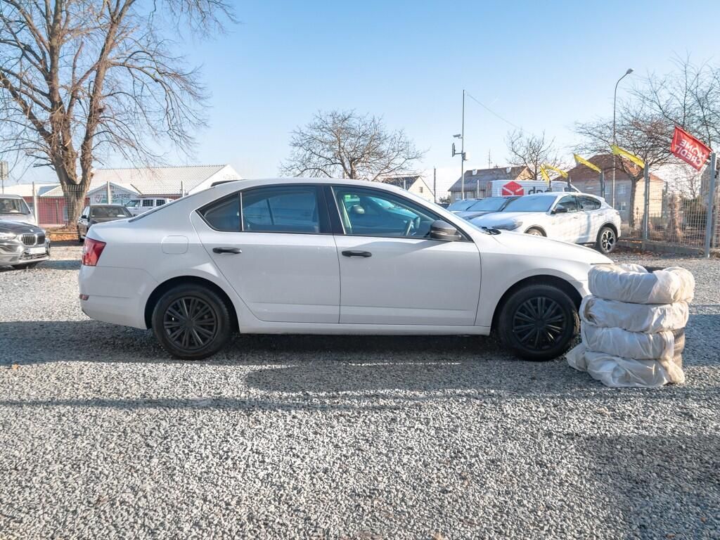Škoda Octavia, ČR 1.2TSI – 2x PNEU - fotka 4