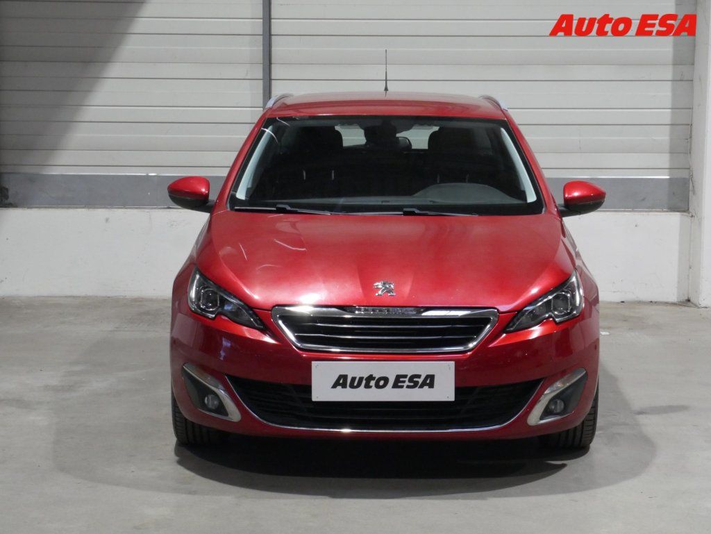 Peugeot 308, 1.2PT,1.maj,ČR,AT,LED - fotka 2